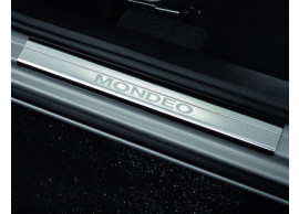 Ford-Mondeo-03-2007-08-2014-instaplijsten-voor-met-Mondeo-logo-1488612
